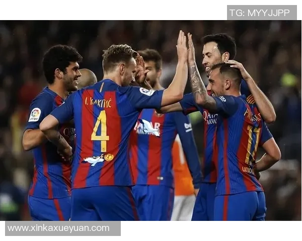 阿特拿斯与帕丘卡激战正酣精彩对决引发球迷热议